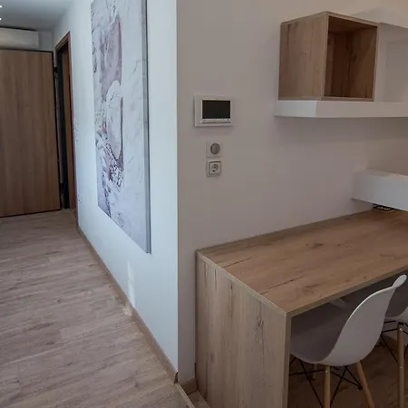 Cozy Near The Port Of Piraeus
